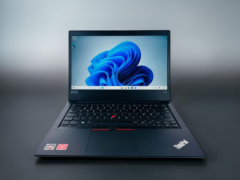 Лаптоп Lenovo ThinkPad E495 14" AMD Ryzen 3 3200U 2.60GHz 16GB RAM 256GB SSD Гаранция!