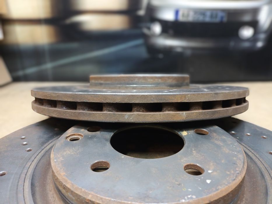 Discuri frana ventilate mercedes w203 w209 clk c class