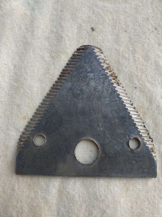 Сегмент ножа калёный (тобланган) для дробилки, комбайн и прочее