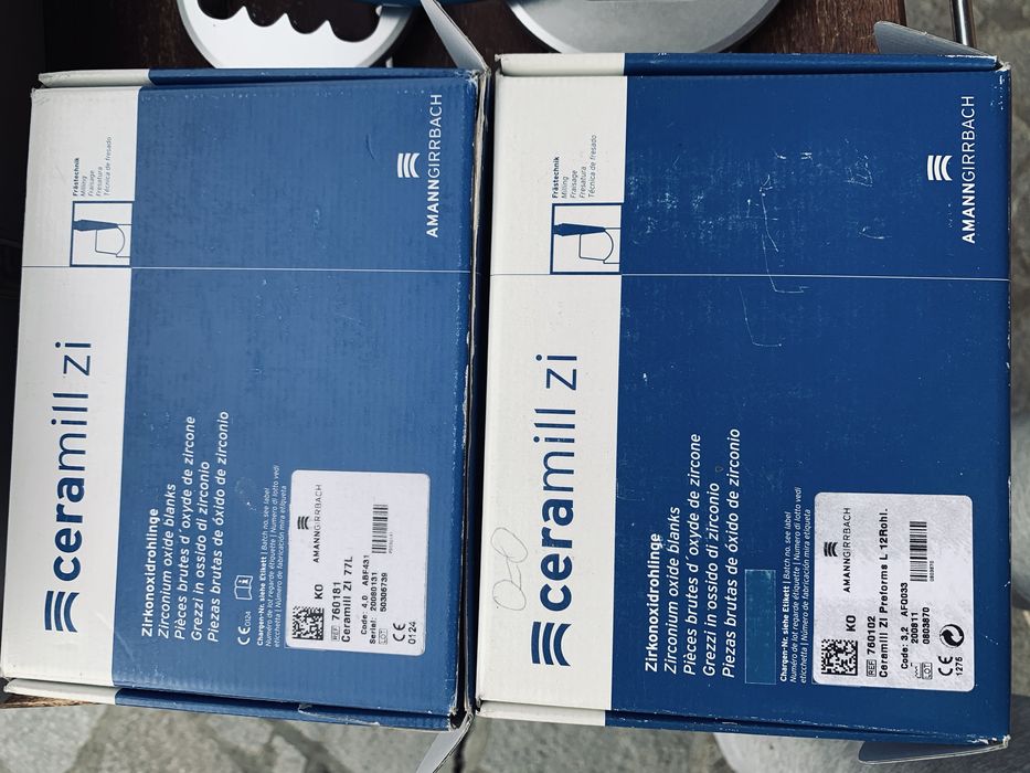 Микро-копирна фрезова машина Amann Girrbach