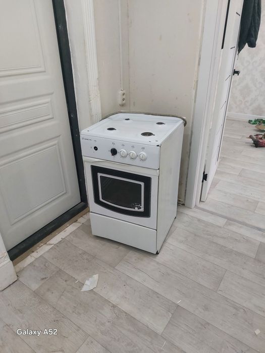 Продам газ плиту