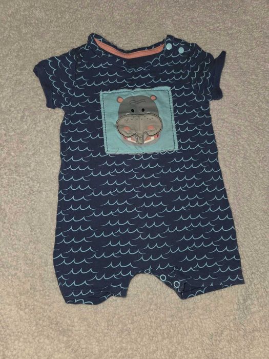 Лот от 4 Летни Тениски и 1 Гащеризонче - 9-12м