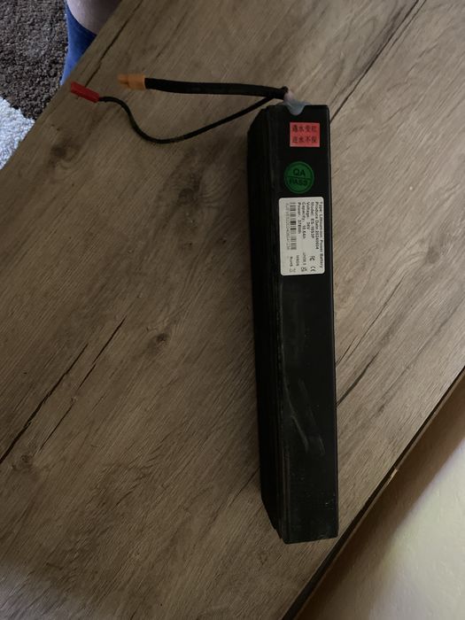 Vand baterie trotineta electica xiaomi!