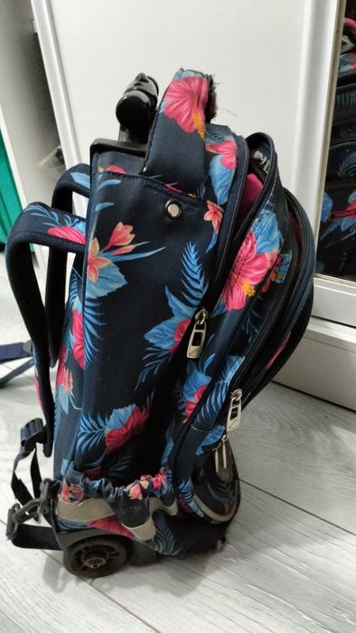 Сумка школьная детская с колесами