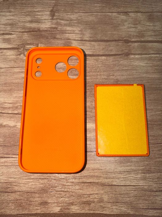 Продаю стильный чехол из эко‑кожи для iPhone 17 Pro Max