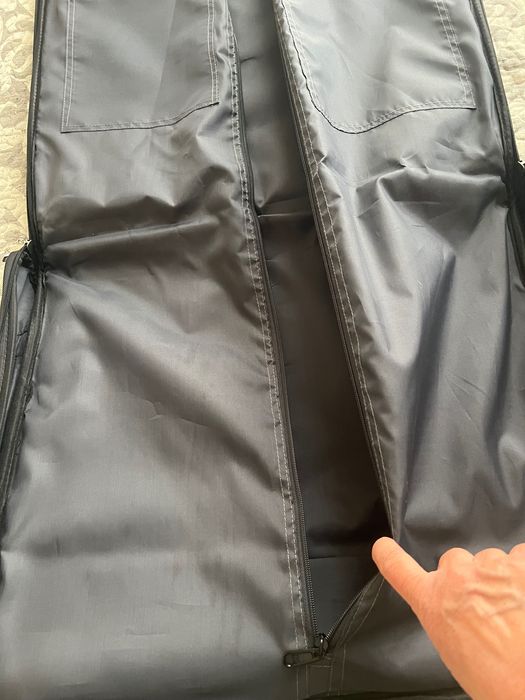 Кейс для костюма