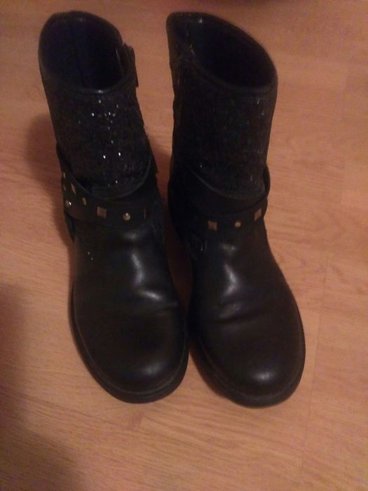 Детски боти и маратонки за момче и момиче!Много топли и удобни за зима