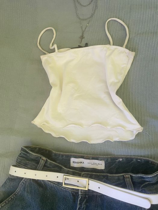 Bershka потник с дантела