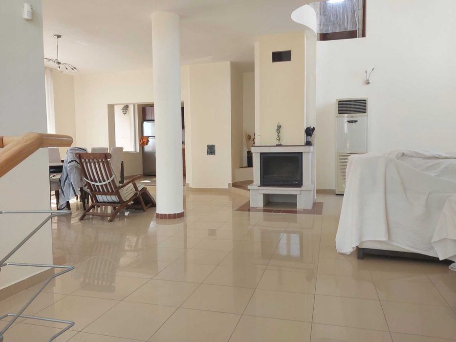 Продава се Къща в Айтос - 550 кв.м за 637 €/кв.м - Снимка #4