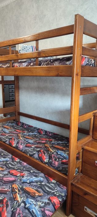 Трёхъярусная детская кровать с матрасами