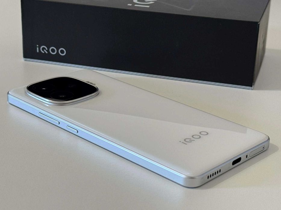 Бартер! Като НОВ! iQOO Z9 Turbo 256/16GB White (Бял)