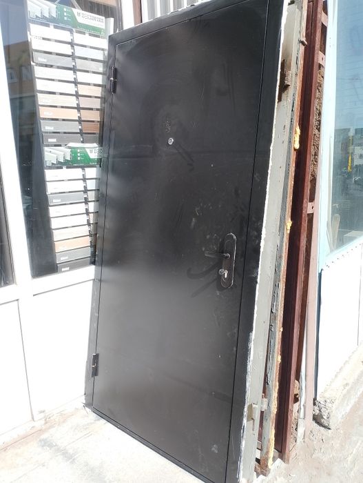 Буу есик сатылады