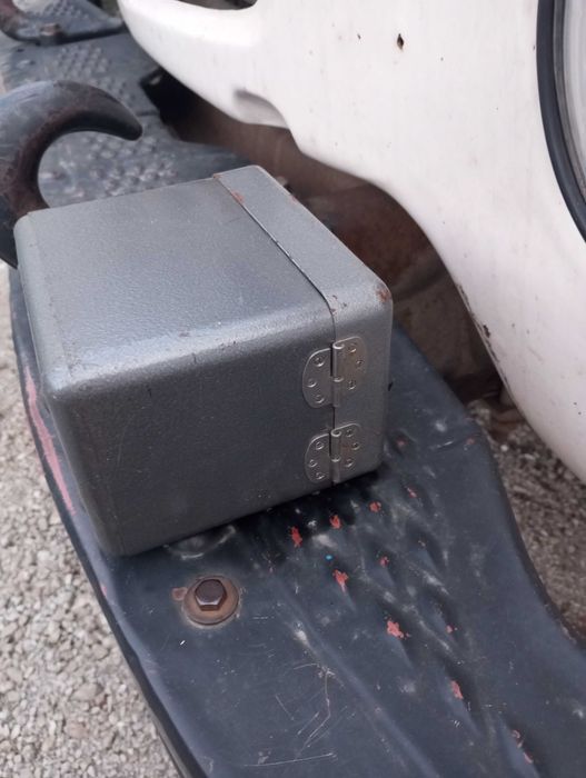 Металлическая шкатулка