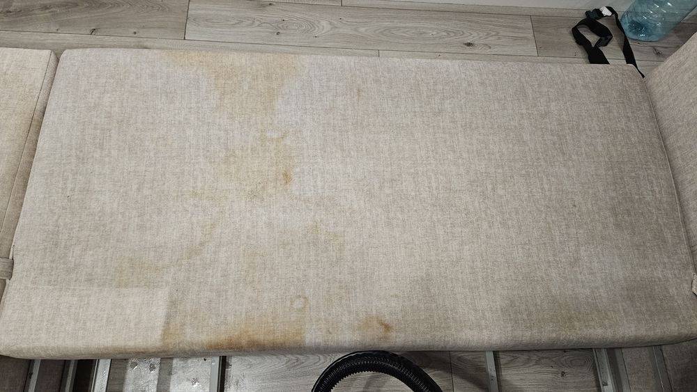 Curățare profesională canapele, saltele, fotolii și scaune tapițate