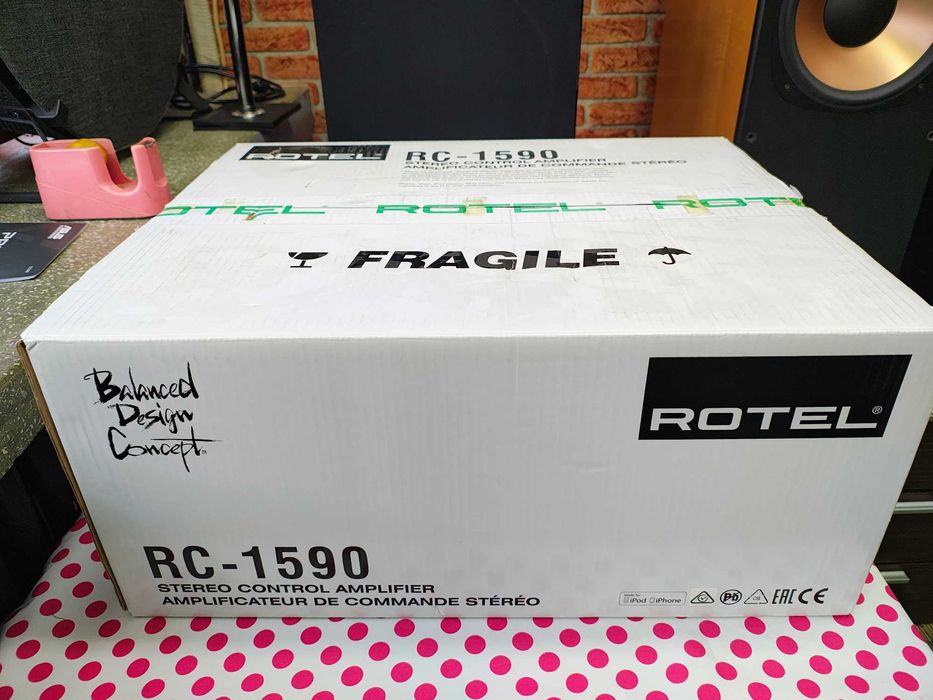 Statie, Amplificator de putere Rotel RB-1590, 350W/8Ω Negru.