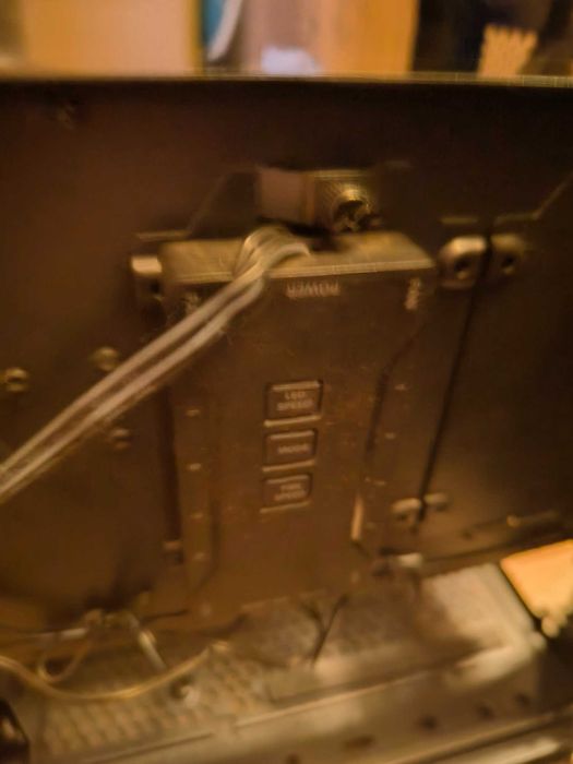 Vând două carcase Alphagear Oathkeeper, cumpărate de la PC Garage (am facturile).