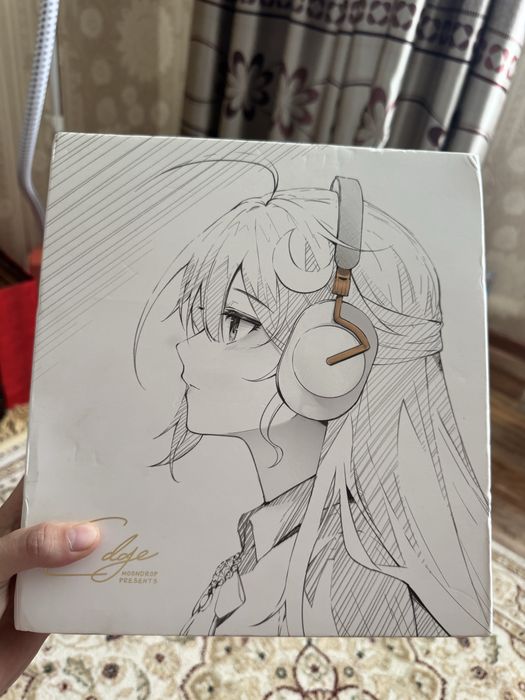 Продается наушник в хорошем состоянии