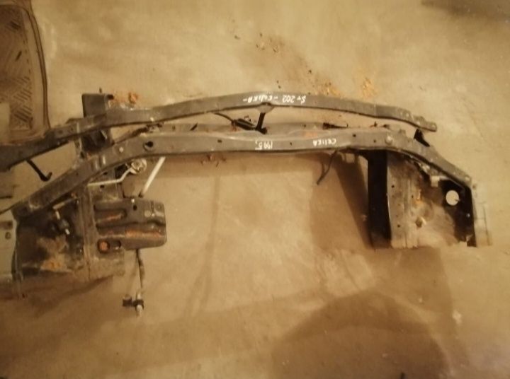 Телевизор на Toyota Celica st 202