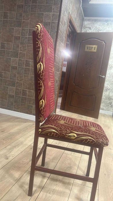 Продам стулья новые для конференции