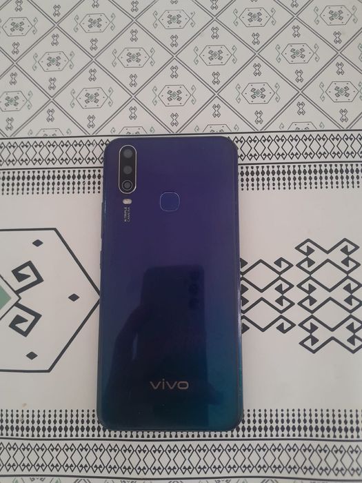 Продам телефон vivo 1904
