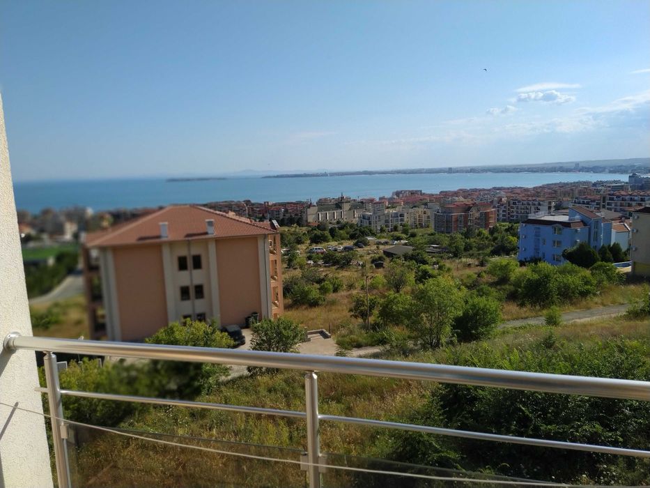 Отдава се студио под наем.