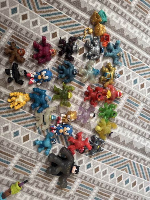 Игрушки гуджитсу почти новые