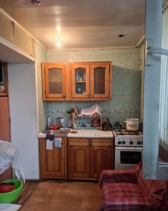 Срочно Продаётся ШРуставели 2/2/4 без ремонта без мебелья !