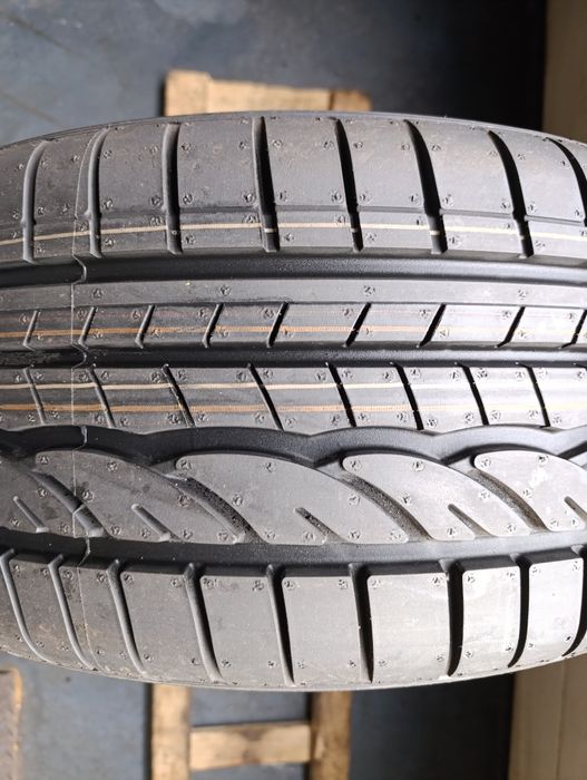 O anvelopă de vara nouă 225 45 17 Dunlop Runflat