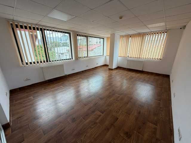 Vila pentru birouri/clinica/scoala cu 8 camere si 3 bai in zona Piata Victoriei - Primaria Sector 1