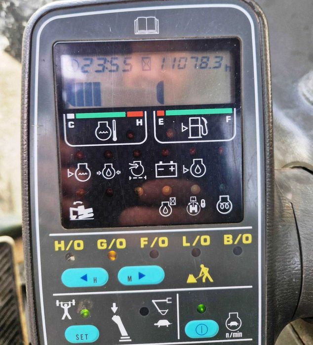 excavator Komatsu PW130