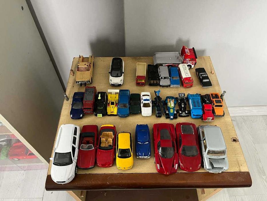 Продавам метални колички