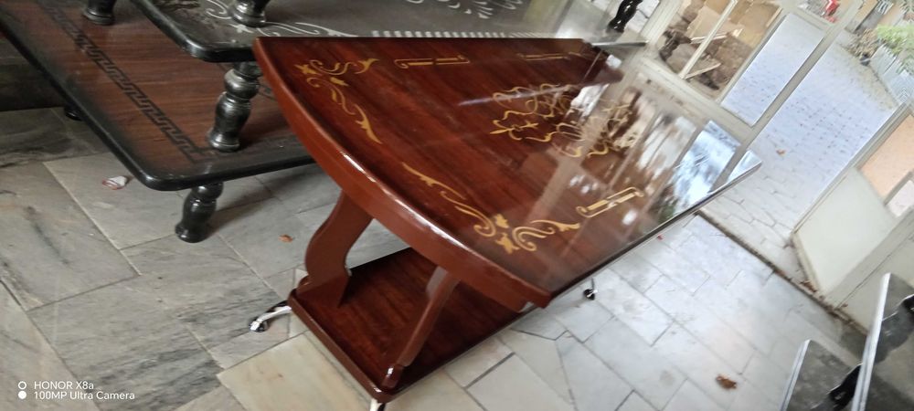 Ugalok uchun ixcham jurnalnik stol