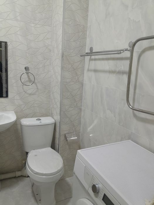 ЧИРЧИК шахри КвартираПЕДАГОГИКА Унверситет олдида 2 хонали ойига 300$