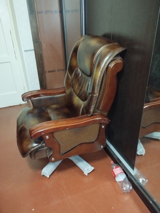 Продаются Директорские Кресла из чисто-натуральной кожи