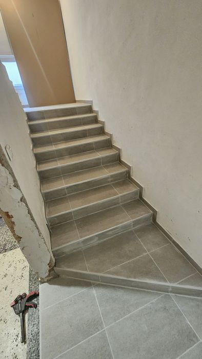 Майстори за Вашата баня и дом: Плочки, Камък, Первази – Бързо и Чисто!