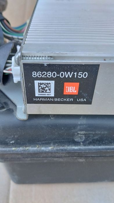 Сабвуфер JBL  Toyota 4 Runner