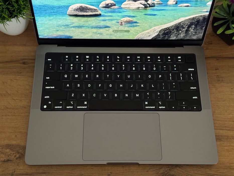 MacBook Pro 2023  14” M2 max 32/1Tb