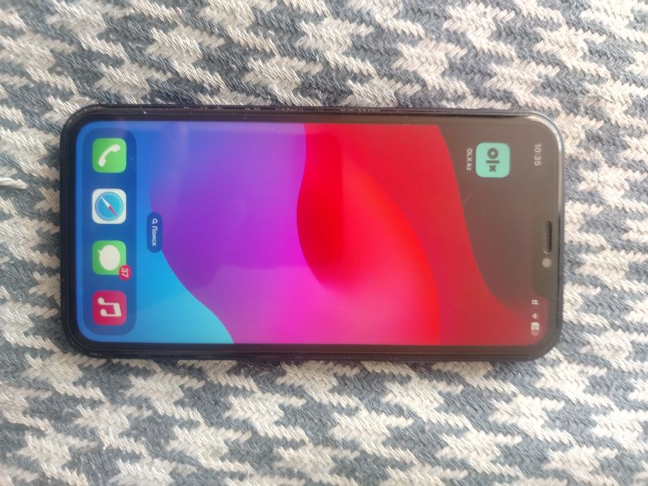 Айфон 11 в корпусе 17.