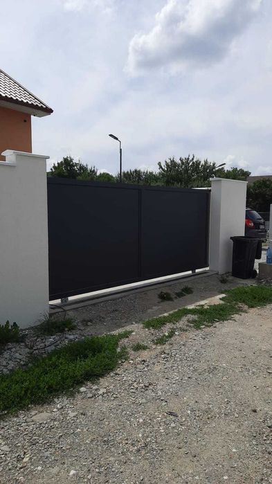 Confecționez porți și garduri aluminiu.