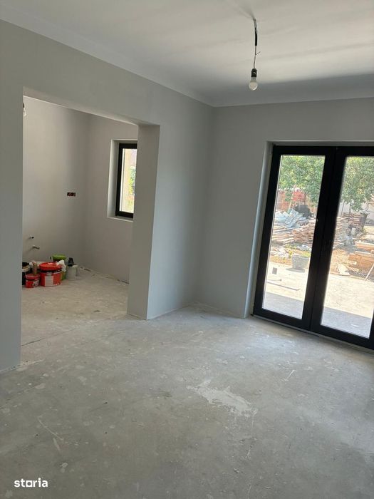 Proprietar Vand Casa TERMO  PASIVA capabila sa functioneze independent