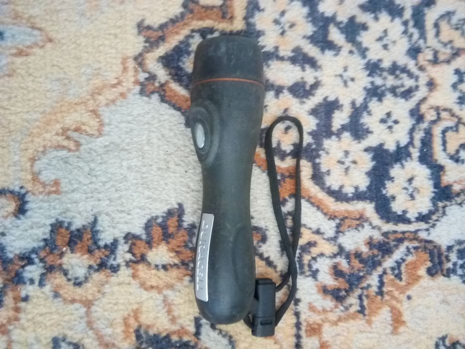 Фонарик Дюрасел прорезиновый