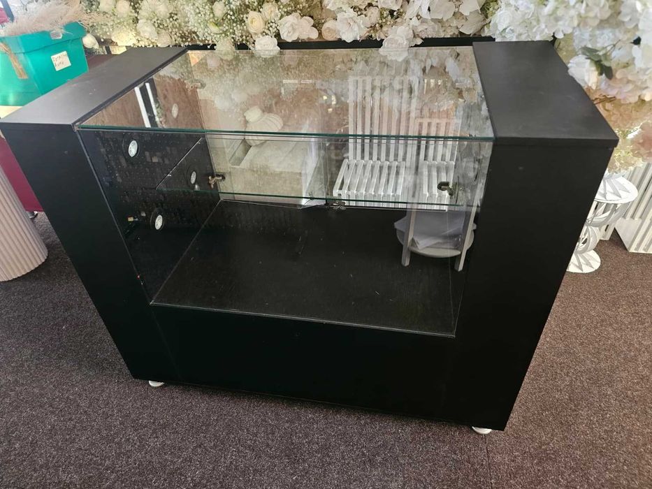 Vitrina/Dulap Insula expozitie  vanzare bijuterii