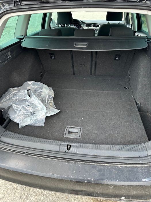 На части Vw Golf 7 1.6tdi CLh комби Голф 105кс дистроник навигация