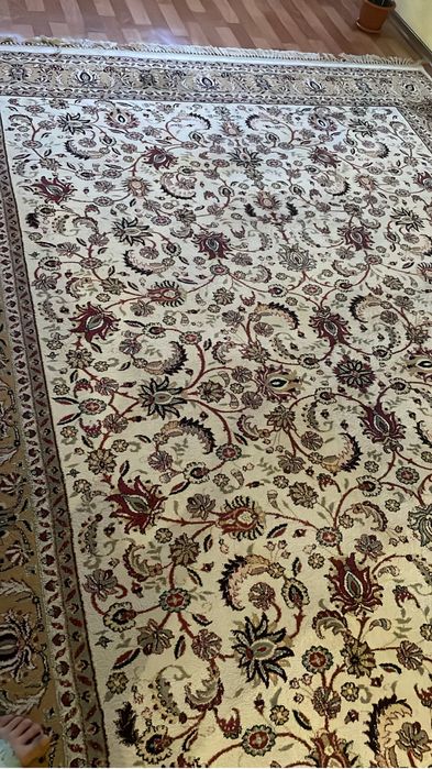 Продаю ковёр срочно