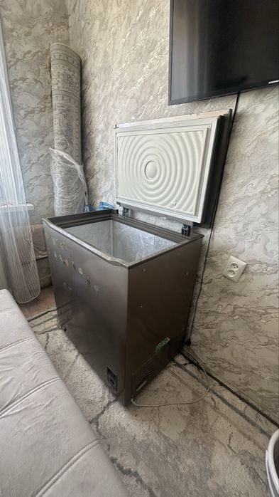 Продаеться морозильник  .