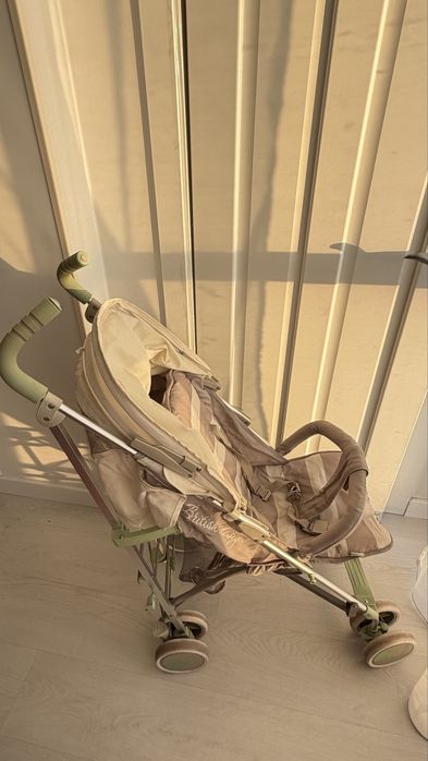 Продам прогулочную коляску