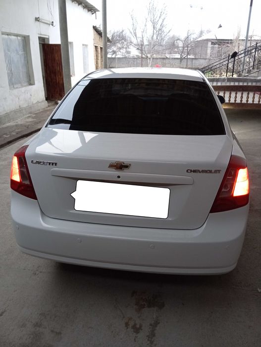 Продам срочно Лачетти 1.8