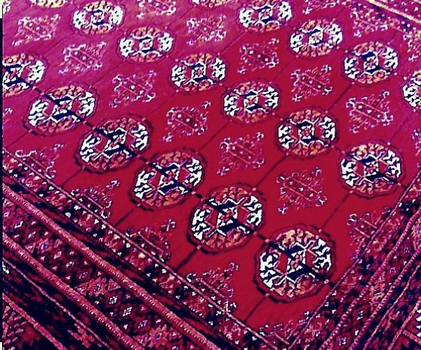 Qalin gilam sotiladi