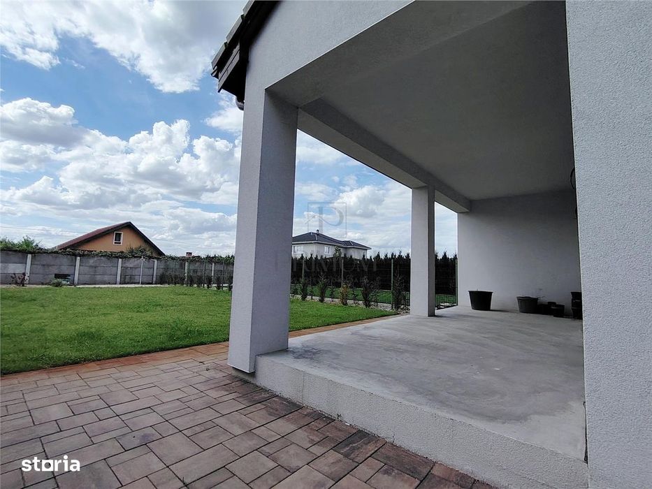 Duplex Cu Toate Utilitatile - 5 Camere - Curte Amenajata