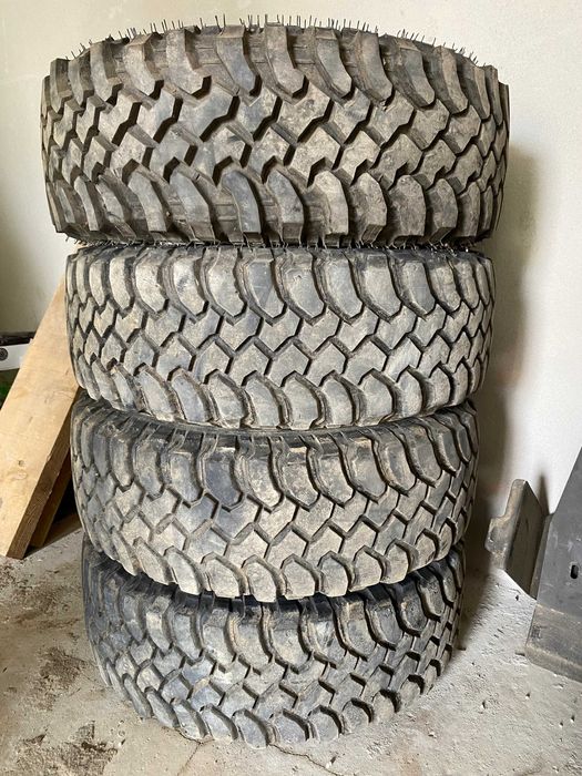 vand 4 jante cu anvelope Kia Sorento 2002-2009 si pentru alte marci